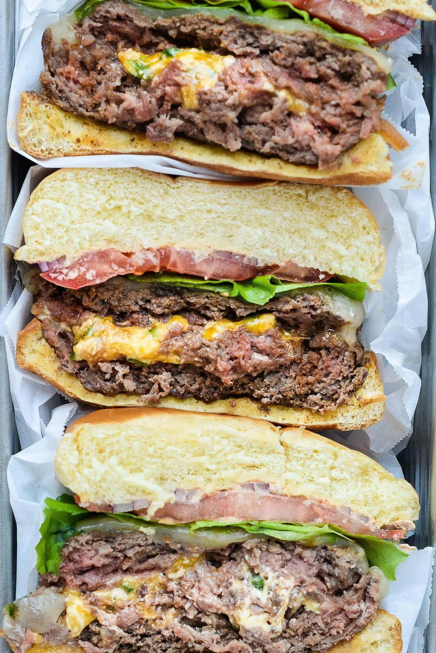 三个墨西哥流浪汉芝士汉堡的堆栈